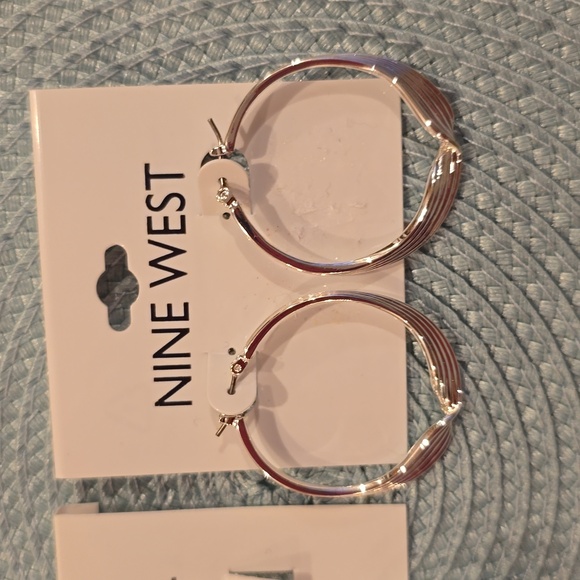 NINE WEST BRAND WOMEN'S FASHION JEWELRY SILVERTONE EARRINGS BUNDLE OF 2 PAIR - Picture 3 of 9